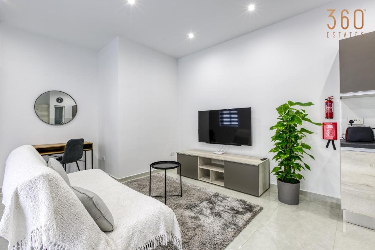 A Lovely 1Br Home With Balcony Just Off The Coast By 360 Estates Saint Julian's Exterior photo